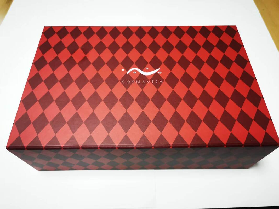 Eco Friendly Christmas Wrapping Tissue Paper in Multiple Colors for Holiday Gift Packaging and Seasonal Present Wrapping